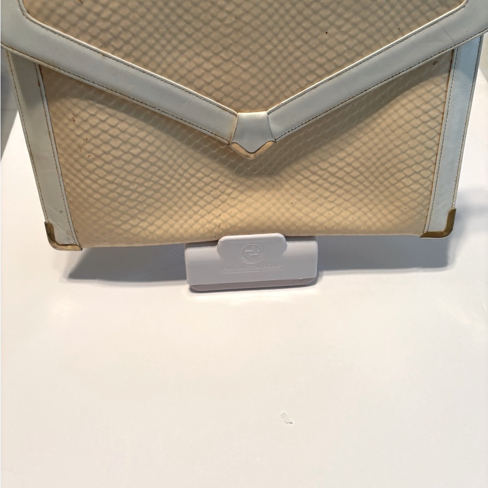 Vtg Clutch Handbag Koret Envelope Signature Lizard Cream & White Metal Clasp